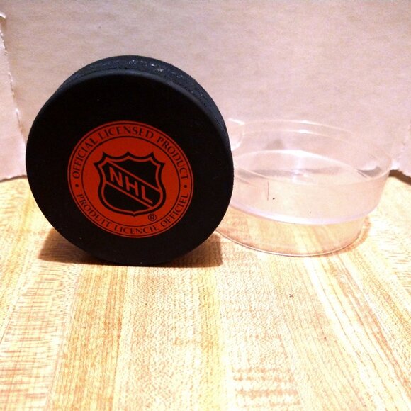 Vintage Tampa Bay Lighting NHL Hockey Puck Made In Czechoslovakia Official - Picture 4 of 10